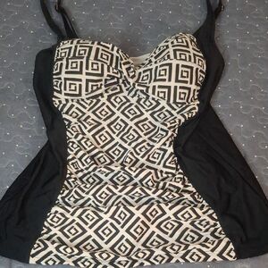 Sweet Escape Geometric Black and White Women's Tankini Swim Top size 14